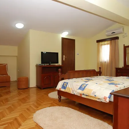 Laguna 3*
